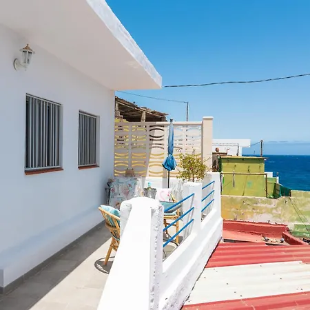 Vakantiehuis Seaside & Terrace Steps From The Ocean Santa Cruz de Tenerife